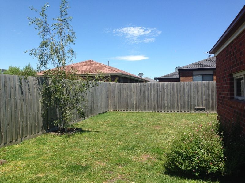 13 St Mellion Court, Cranbourne VIC 3977