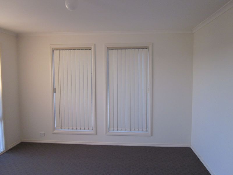 2/2-4 Janna Place, Berwick VIC 3806