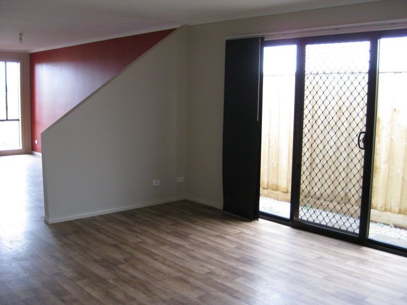 16 Violet Way, Cranbourne VIC 3977