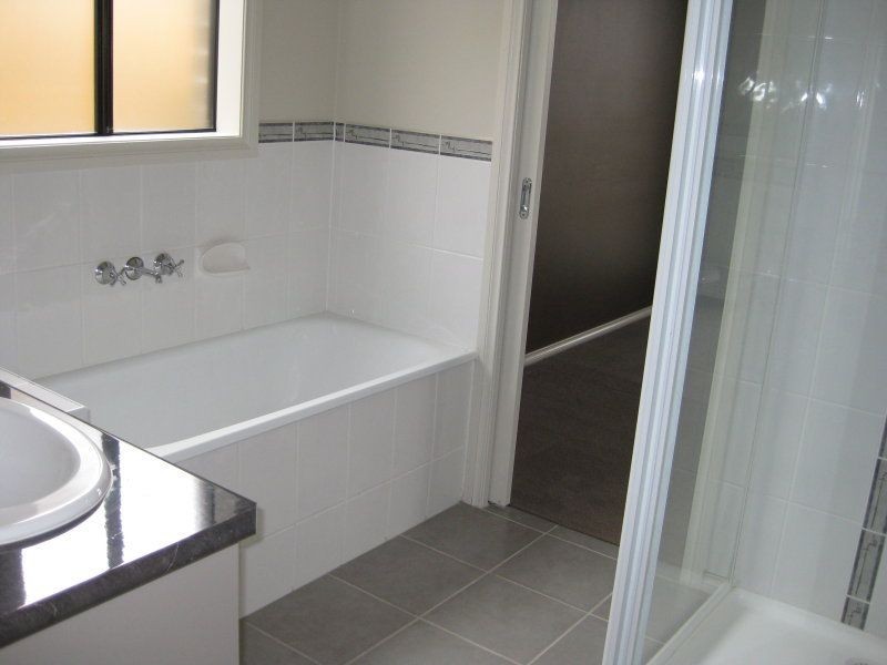 16 Violet Way, Cranbourne VIC 3977