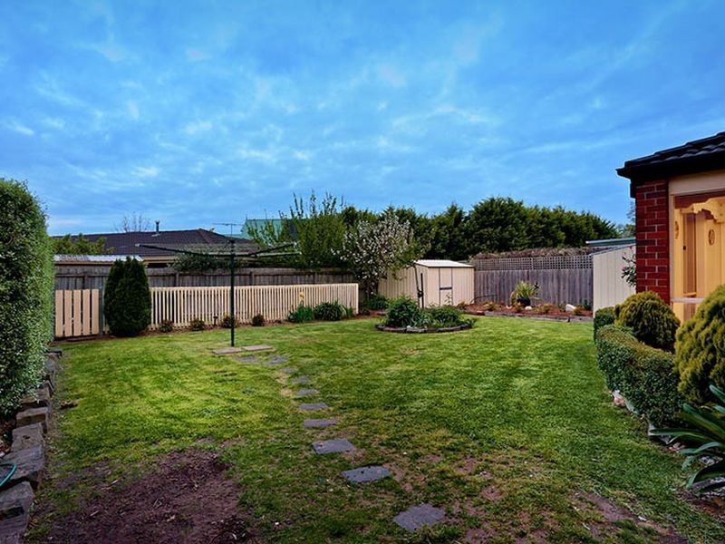 3 Wattle Grove, Narre Warren South VIC 3805