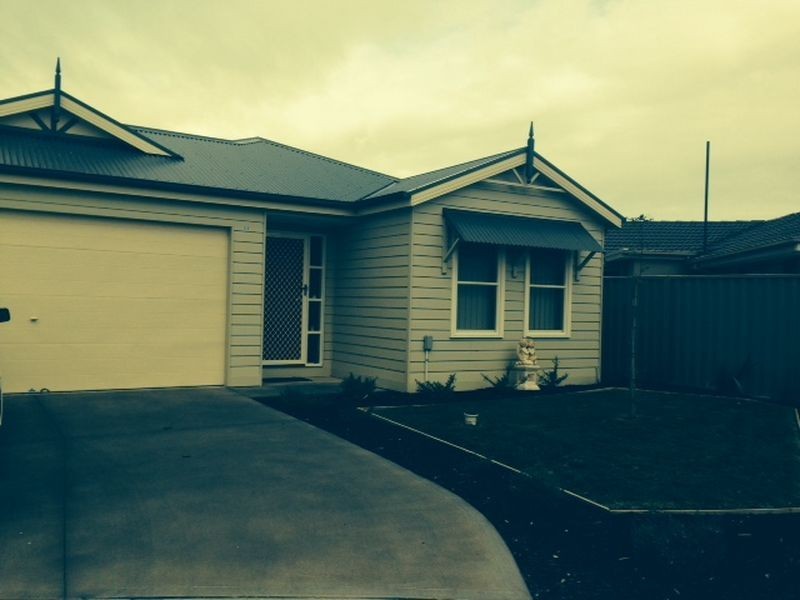 17 Newcastle Way, Langwarrin VIC 3910