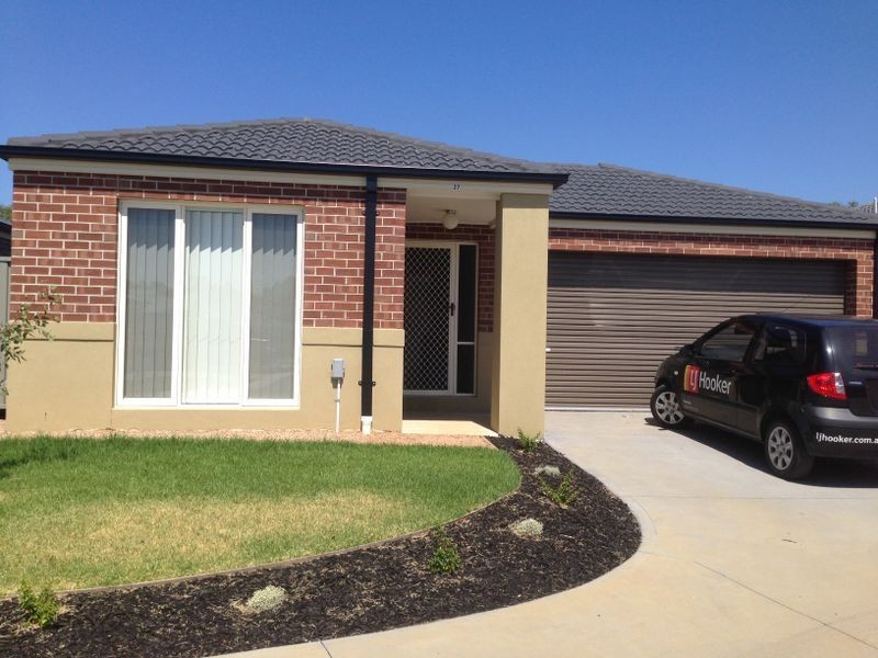 27 Newcastle Way, Langwarrin VIC 3910