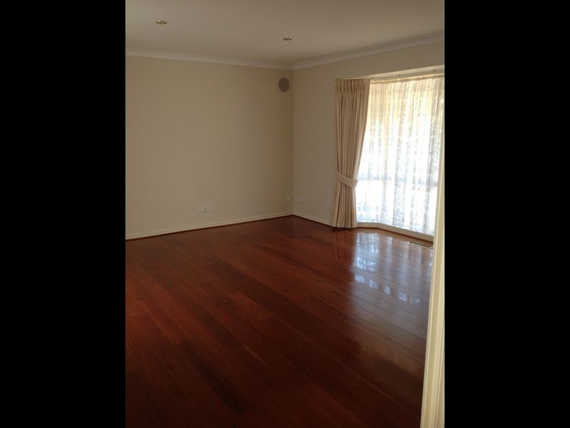 34 Yaldara Drive, Berwick VIC 3806