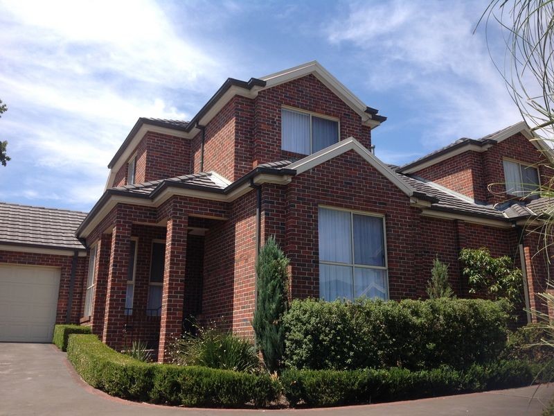 4/17 Gloucester Avenue, Berwick VIC 3806