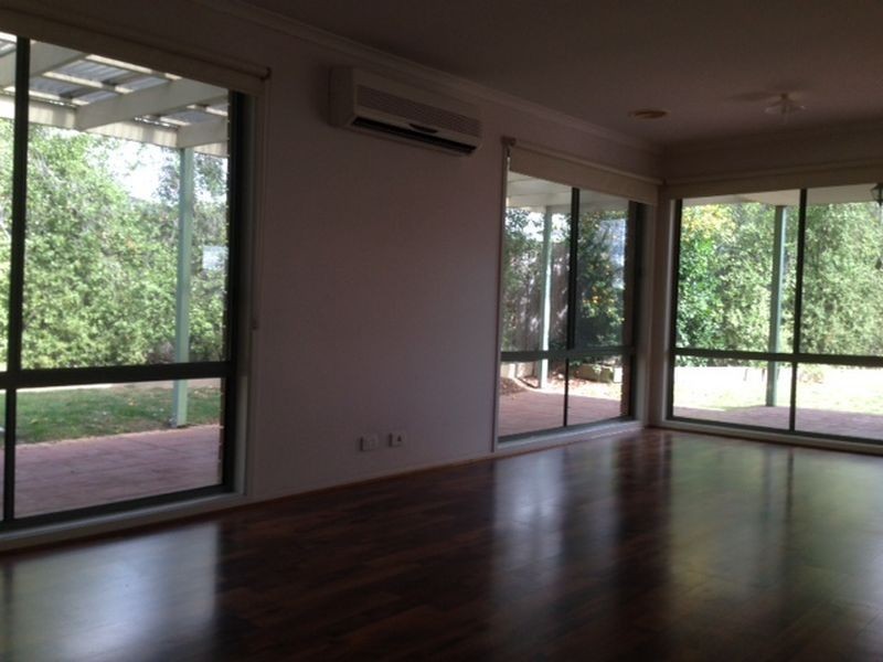 11 Edgewood Close, Narre Warren South VIC 3805