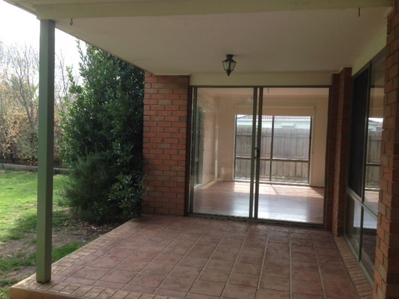 11 Edgewood Close, Narre Warren South VIC 3805