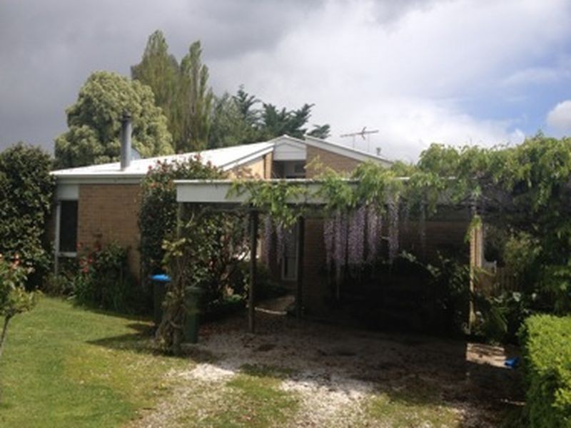 10 Ezard Close, Berwick VIC 3806