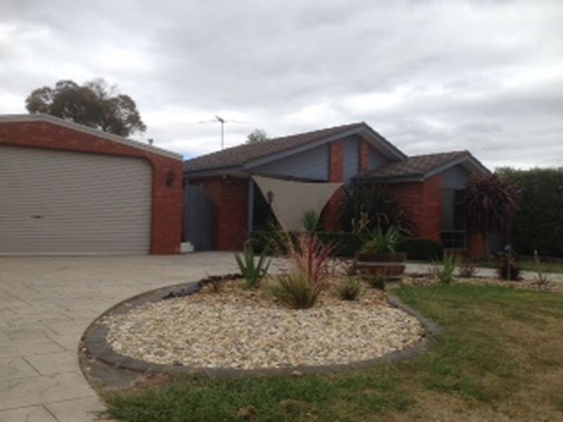 32 Insignia Cresent, Berwick VIC 3806