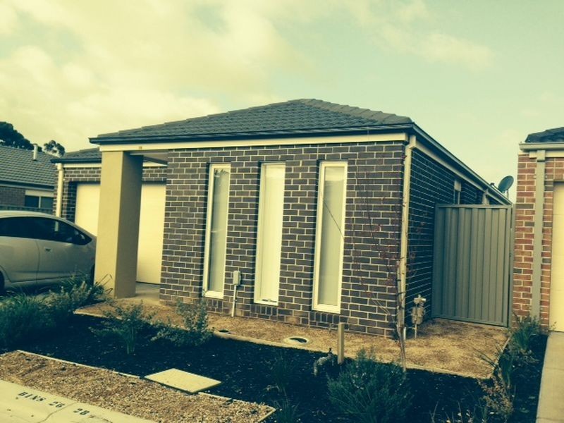28 Southampton Drive, Langwarrin VIC 3910