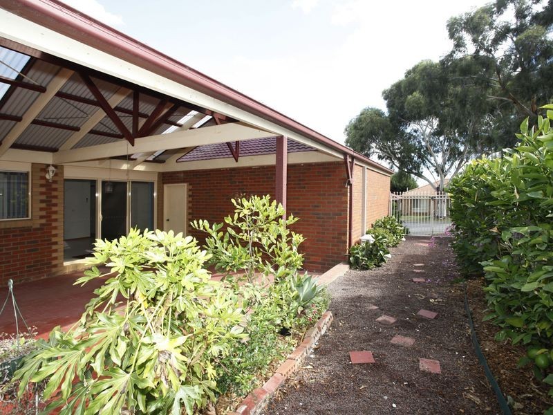 2 Curringa Close, Berwick VIC 3806