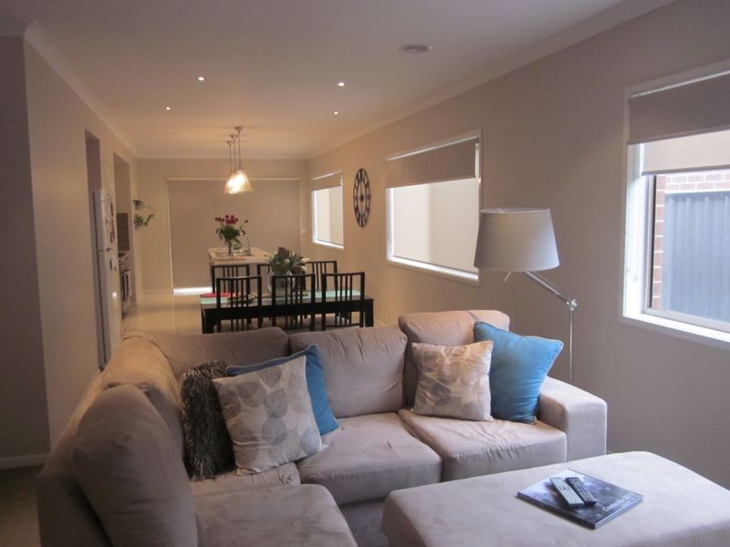 5 Black Forest Way, Clyde North VIC 3978