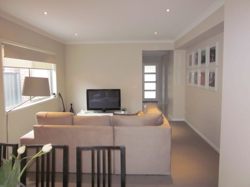 5 Black Forest Way, Clyde North VIC 3978