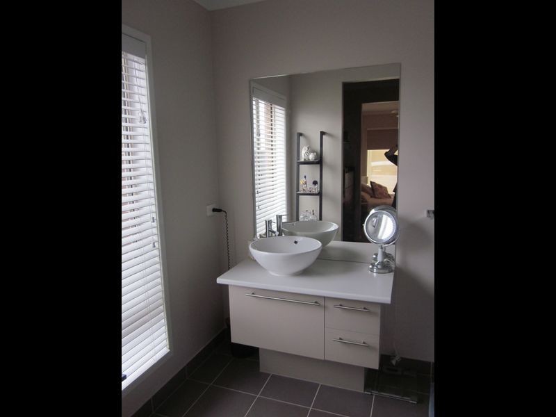 5 Black Forest Way, Clyde North VIC 3978