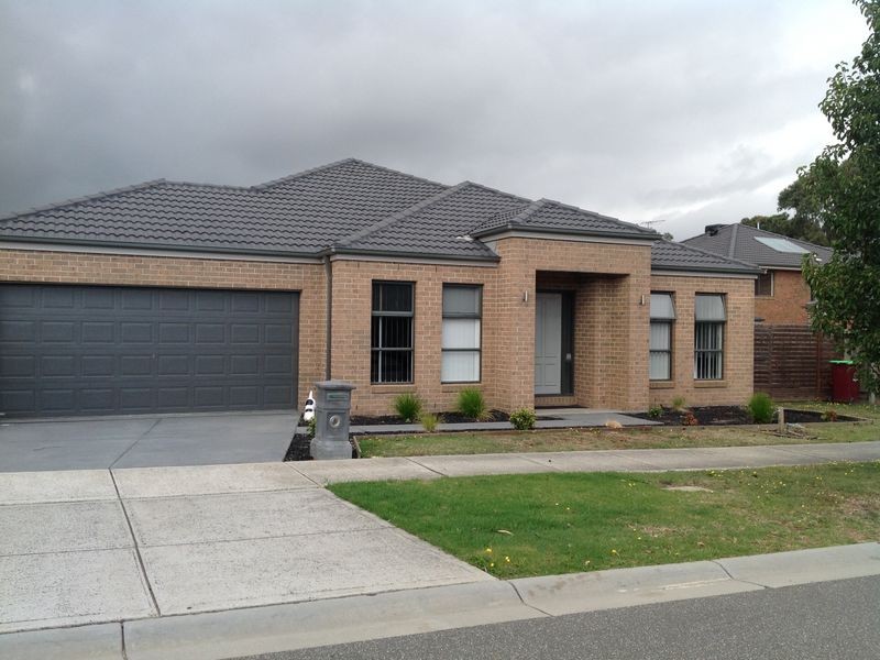 3 Manorwood Way, Berwick VIC 3806