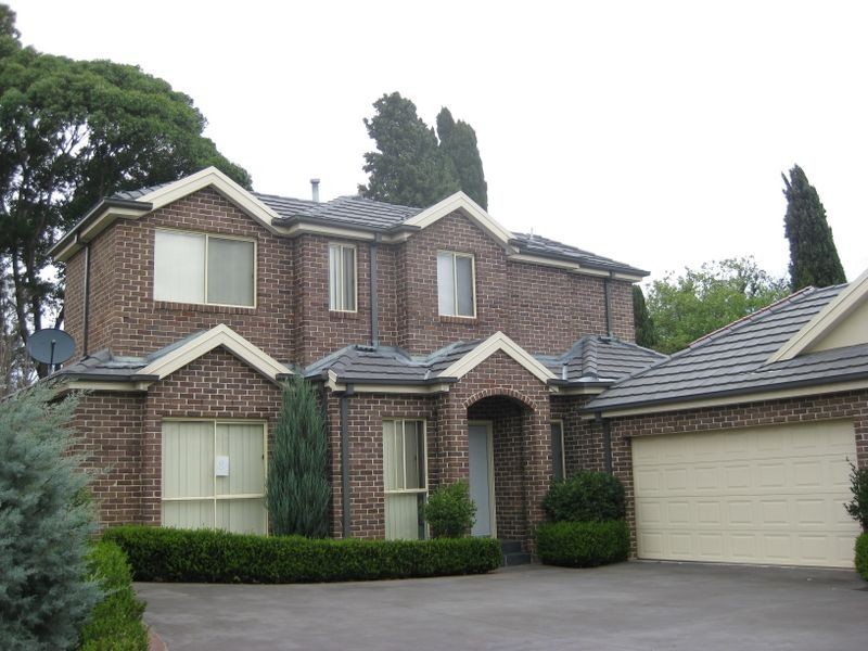 8/17 Gloucester Avenue, Berwick VIC 3806