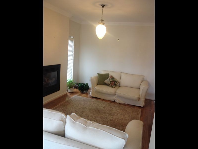 13 Sheldon Drive, Berwick VIC 3806