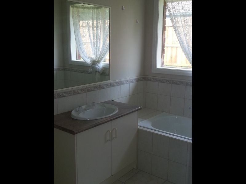 21 Strathaird Drive, Narre Warren South VIC 3805