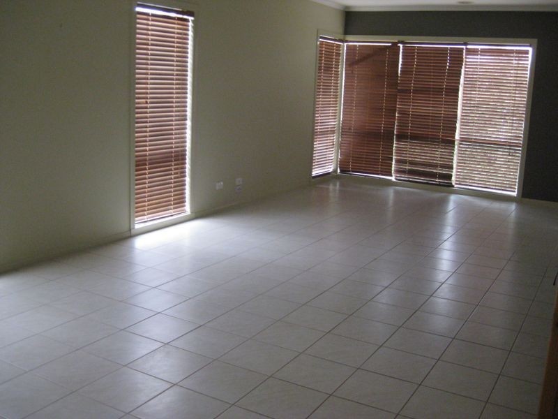 79 Earlsfield Drive, Berwick VIC 3806