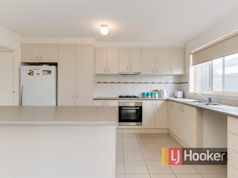 12 Sienna Way, Pakenham VIC 3810