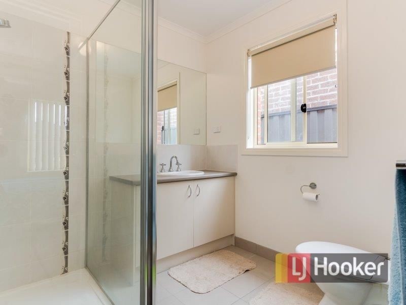 12 Sienna Way, Pakenham VIC 3810