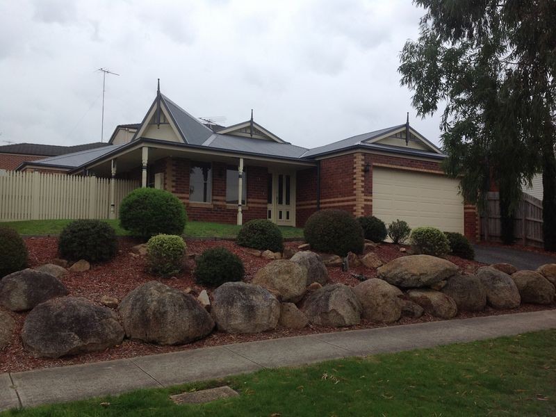 34 Sittella Drive, Berwick VIC 3806