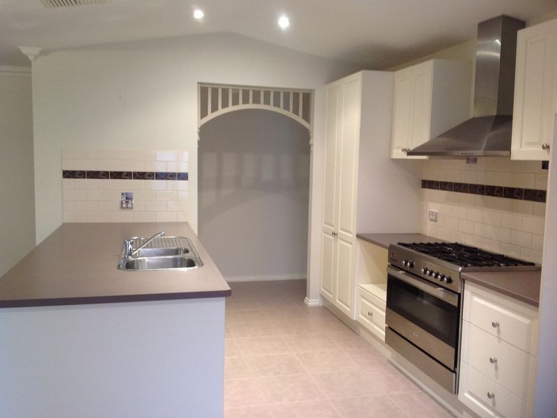 34 Sittella Drive, Berwick VIC 3806