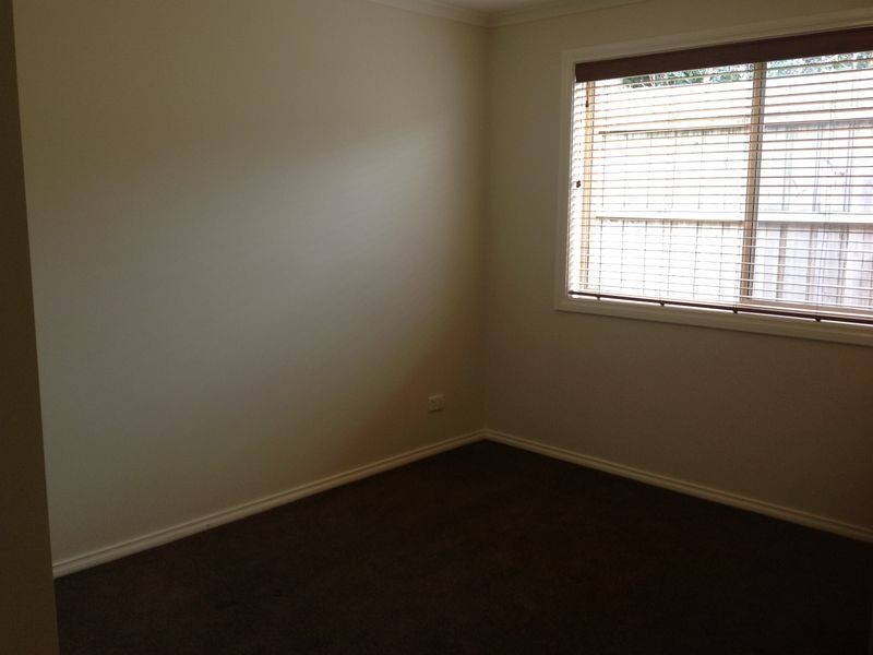 34 Sittella Drive, Berwick VIC 3806