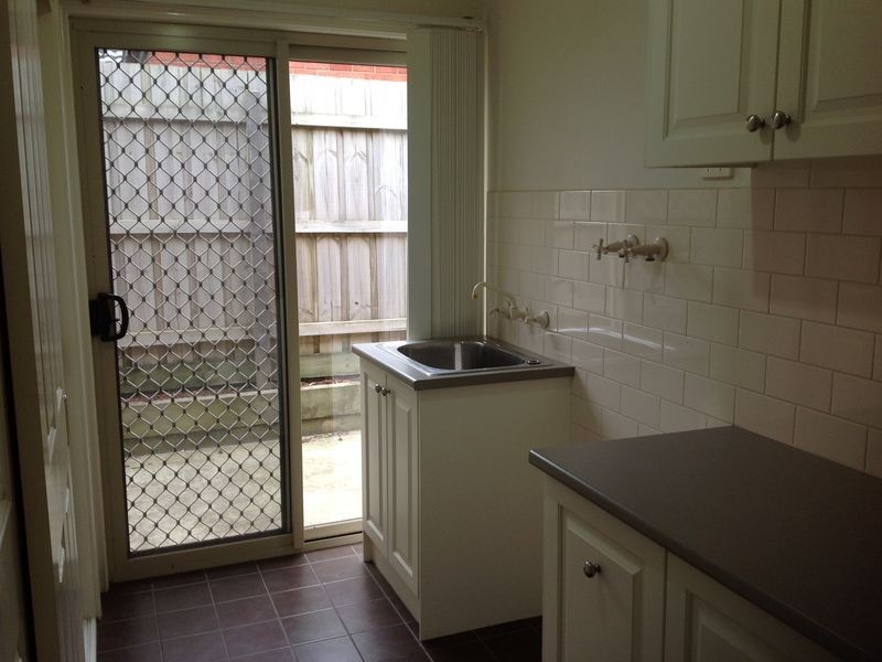 34 Sittella Drive, Berwick VIC 3806