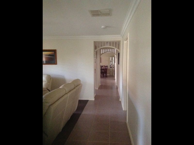 34 Sittella Drive, Berwick VIC 3806