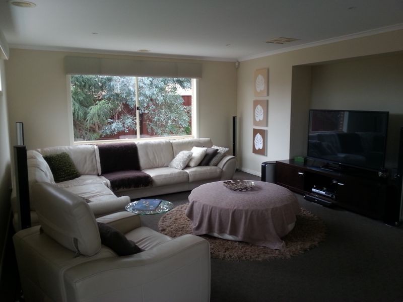 18 Mallett Grove, Lyndhurst VIC 3975