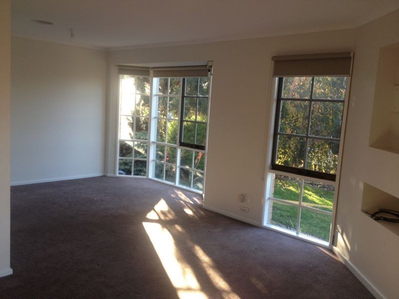 4 Reginald Close, Berwick VIC 3806