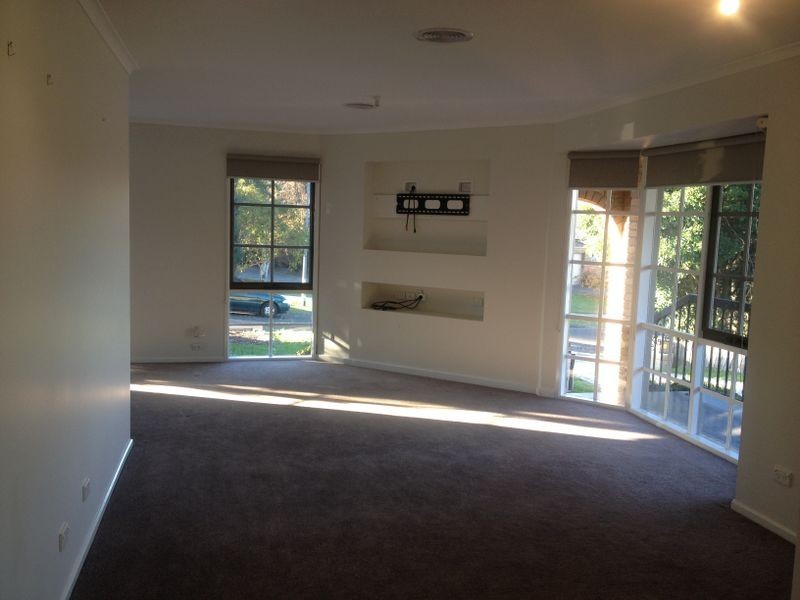 4 Reginald Close, Berwick VIC 3806