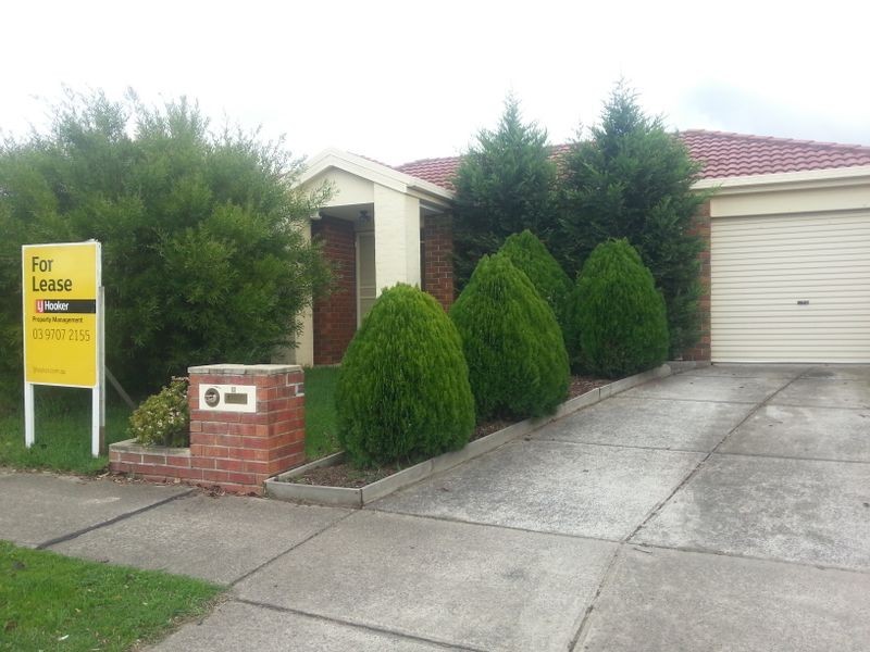 11 Chatswood Drive, Narre Warren South VIC 3805