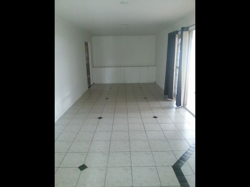 11 Chatswood Drive, Narre Warren South VIC 3805