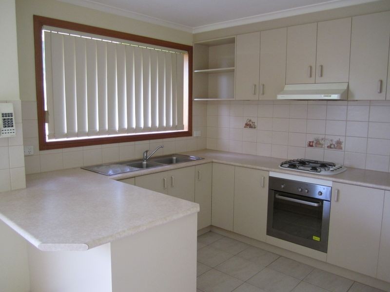 2/125 Mansfield Street, Berwick VIC 3806