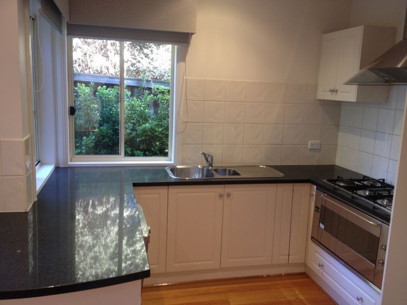 8/17 Gloucester Avenue, Berwick VIC 3806