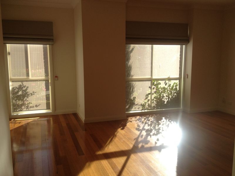 8/17 Gloucester Avenue, Berwick VIC 3806