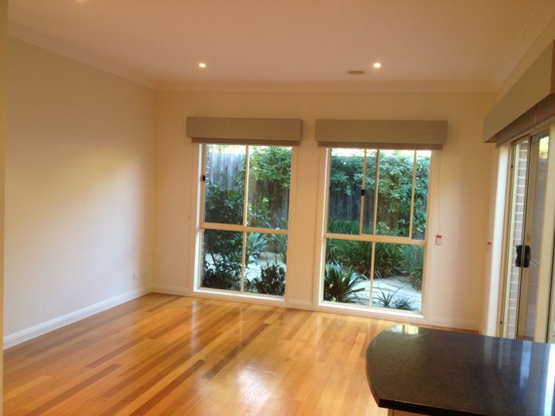 8/17 Gloucester Avenue, Berwick VIC 3806