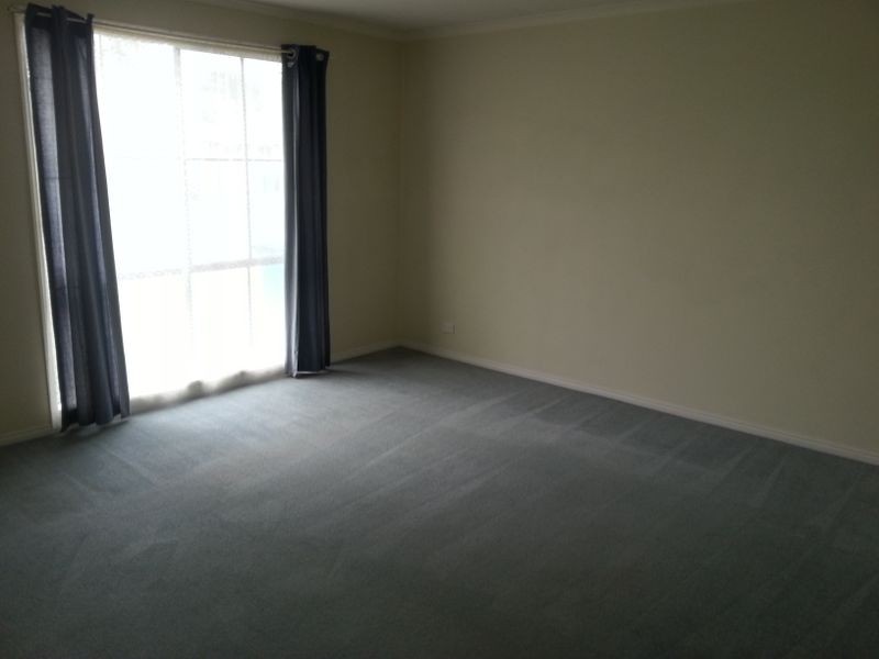 24 Grand Arch Way, Berwick VIC 3806