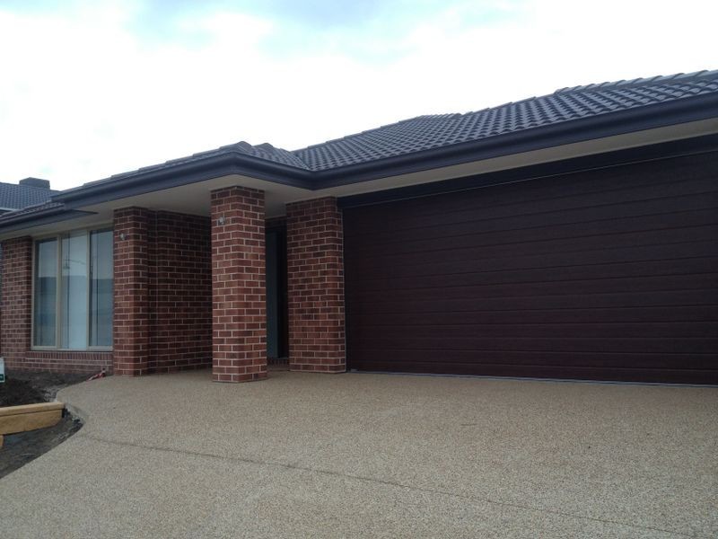 25 Penshurst Crescent, Officer VIC 3809