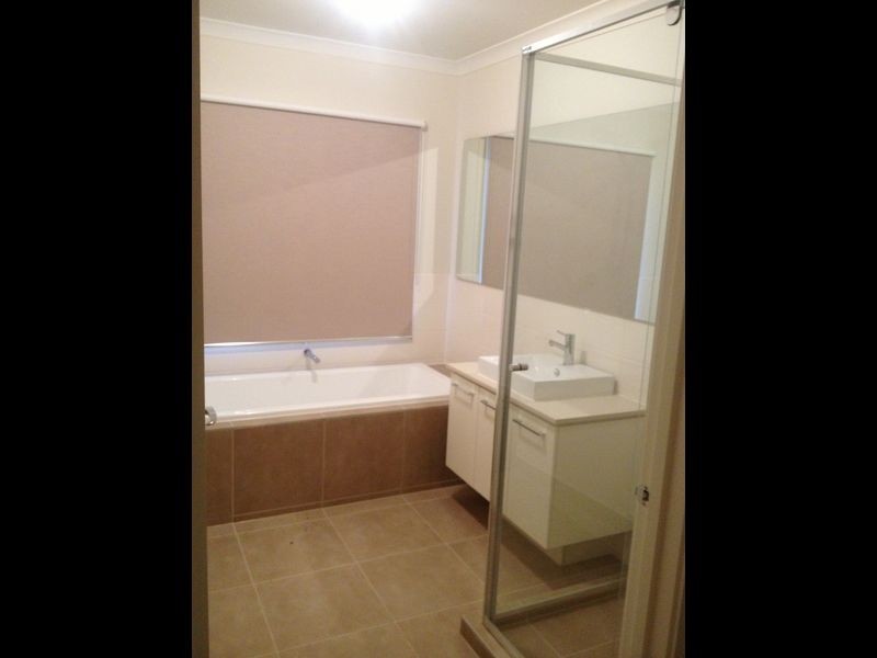 25 Penshurst Crescent, Officer VIC 3809