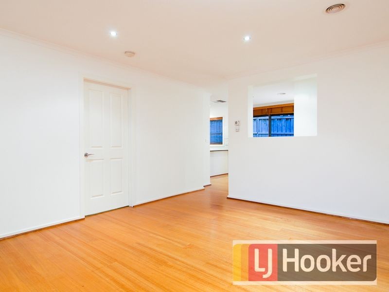 2/7 Campbell Street, Berwick VIC 3806