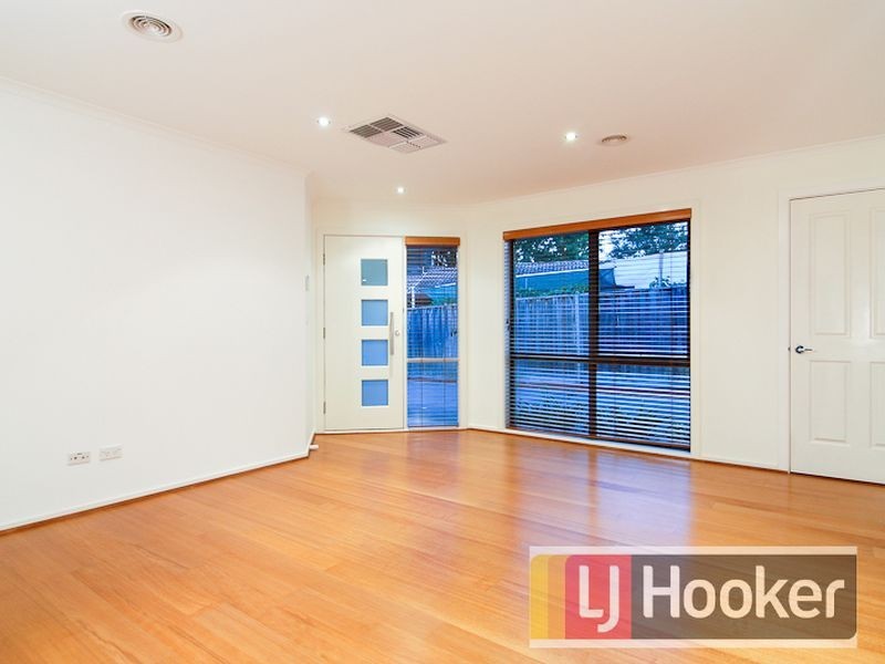 2/7 Campbell Street, Berwick VIC 3806