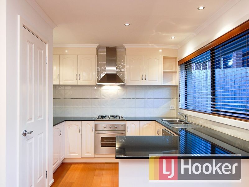 2/7 Campbell Street, Berwick VIC 3806