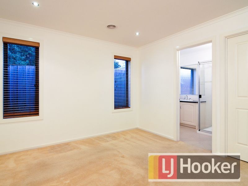 2/7 Campbell Street, Berwick VIC 3806