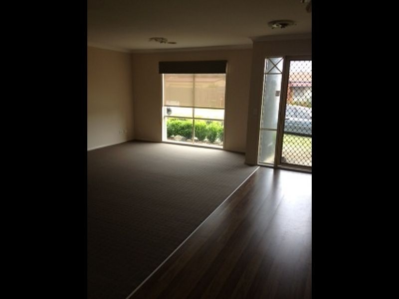 4 Chisholm Crescent, Narre Warren VIC 3805