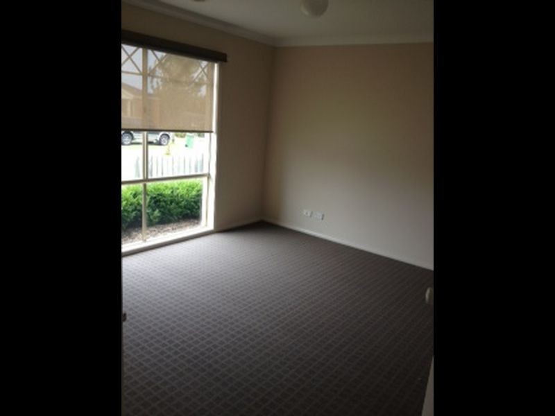 4 Chisholm Crescent, Narre Warren VIC 3805