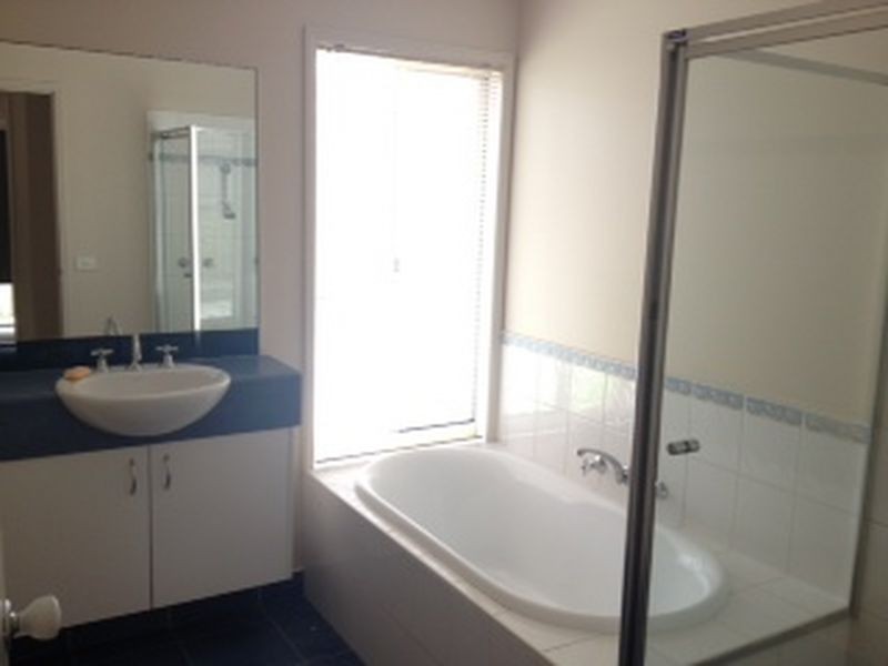 4 Chisholm Crescent, Narre Warren VIC 3805