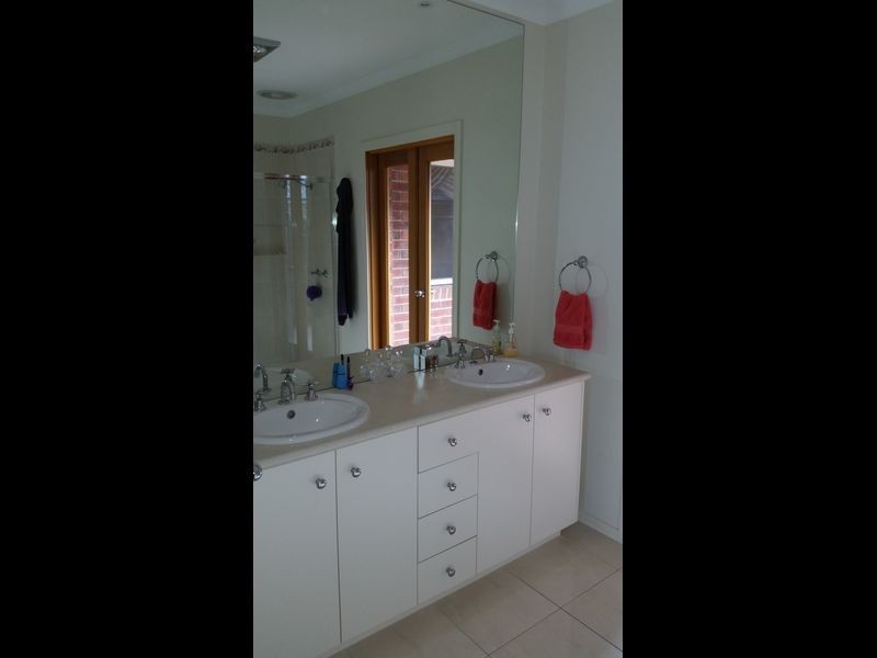 14 Marbelia Drive, Berwick VIC 3806